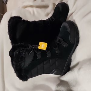 NWT Columbia ICE MAIDEN I I 5.5